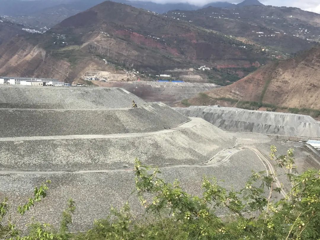 土工膜 渣场、尾矿坝与化粪池的防渗卫士